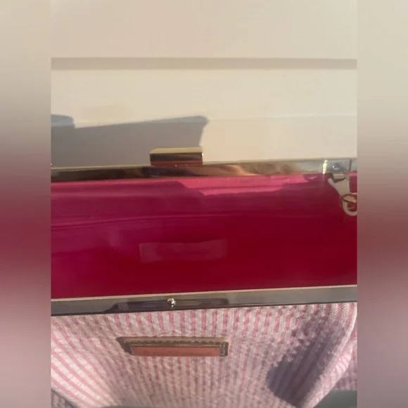 Lilly Pulitzer pink and white striped purse - Picture 3 of 4